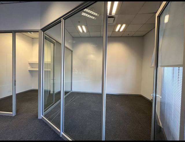 534M² OFFICE TO LET IN ROSEBANK